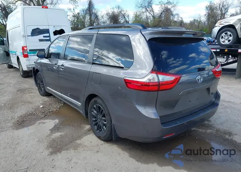 2017 Toyota Sienna Xle 8 Passenger z USA, uszkodzony, nr VIN 5TDYZ3DC0HS816861